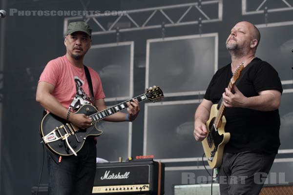 PIXIES - 2014-07-04 - BELFORT - Presqu'ile du Malsaucy - Joey Santiago - Charles Michael Kittridge Thompson